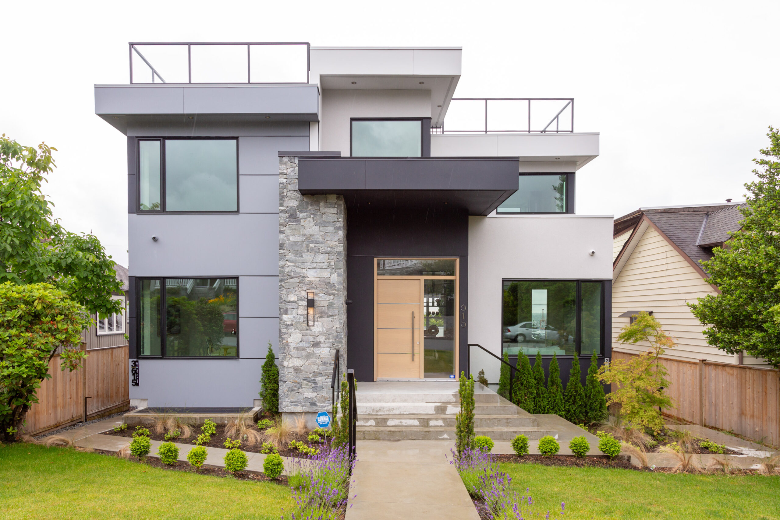 615 6th St East North van (38)